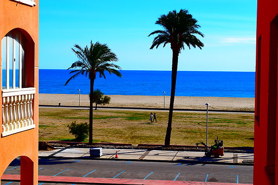 Attitude Services : Empuriabrava, for rent, apartment with 2 bedroom in first sea line with community pool