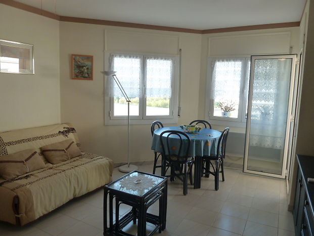 Empuriabrava, for rent, apartment of standing for 4 people in the  harbour and view on the Marina re