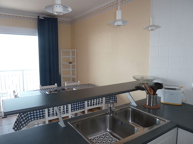 Flat with sea views and wifi for rent in Roses-Canyelles