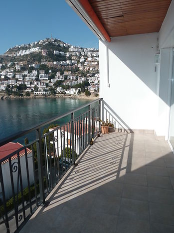 Appartement avec vue sur mer et wifi à louer à Roses-Canyelles