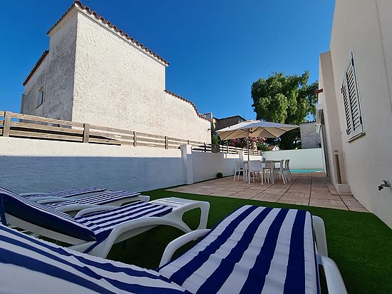 Empuriabrava, for rent standing house , full equipped for 6/8 persons with private pool and wifi
