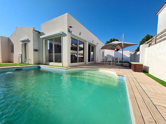 Maison de standing entièrement équipée pour 6/8 personnes avec piscine privée et wifi à louer à Empu