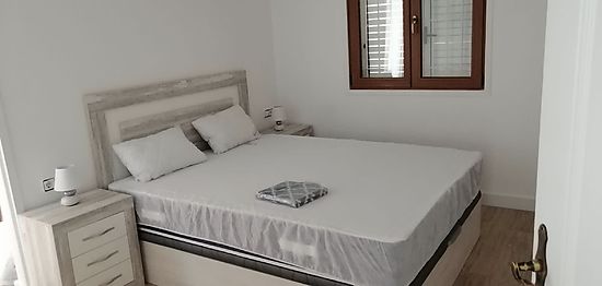 Fully equipped standing house for 6/8 people with private pool and wifi for rent in Empuriabrava