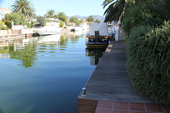 House for rent in Empuriabrava with pool and mooring of 15 m