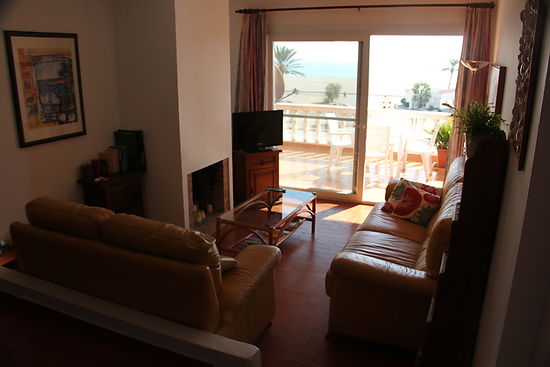 Empuriabrava for rent apartment for 4 persons in first line of the beach