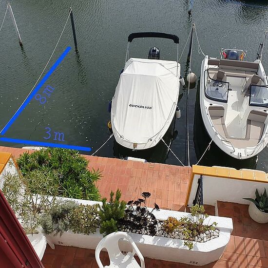 Empuriabrava, for rent, house with private mooring of 8 x 3 m for 6 persons, wifi