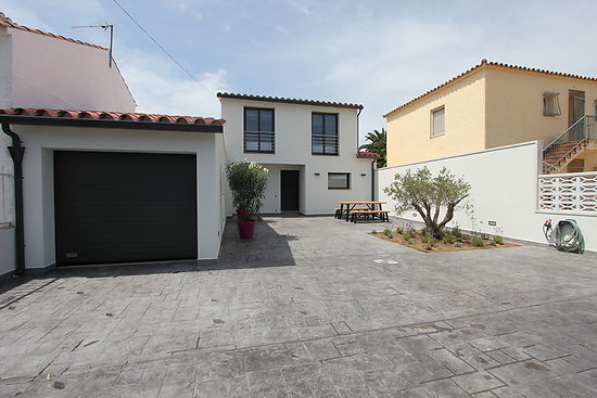 House for rent in Empuriabrava with pool and mooring of 13 m