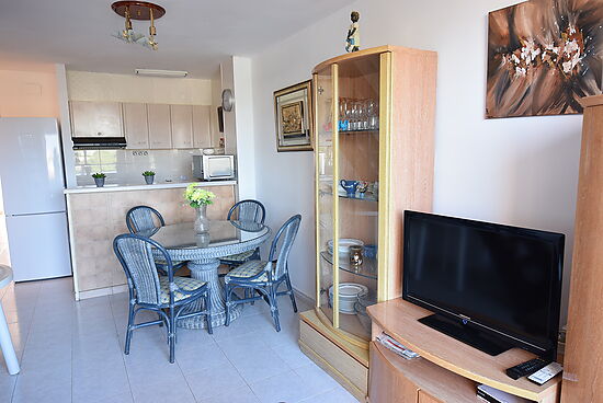 Appartement avec terrasse et solarium, vue sur la baie, proche de la plage et du centre à louer à Em