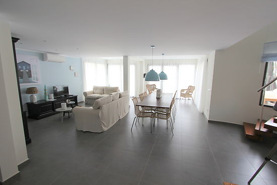 House for rent in Empuriabrava with pool and mooring of 13 m