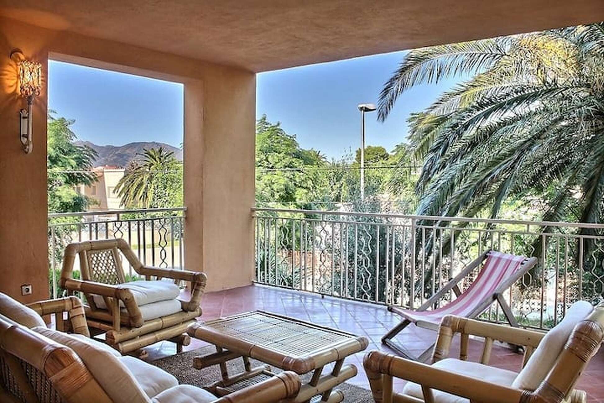 Empuriabrava, Grande maison conviviale de 350 M2 6 chambres et piscine intérieure