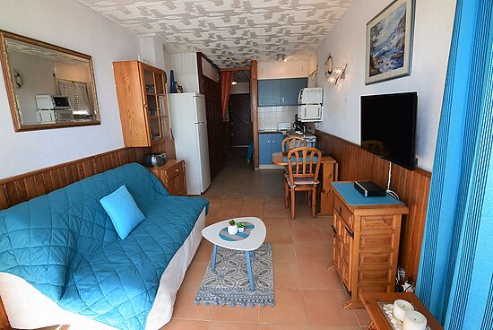 Empuriabrava, for sale, spacious bright studio with separate sleeping area, sea and muga river views