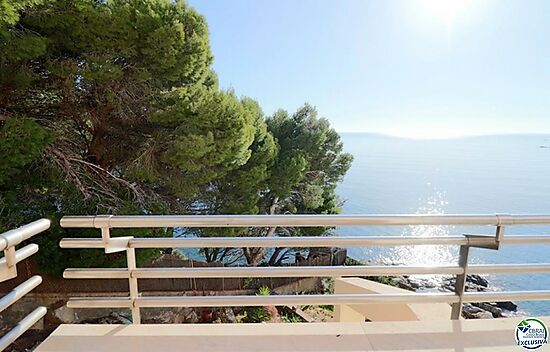 Incredible Apartment in 1st line of the sea in Canyelles Rosas