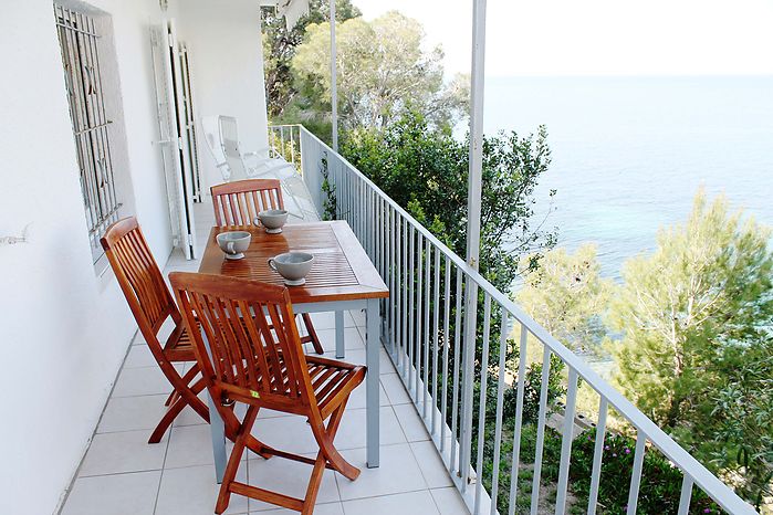 Bonito apartamento con vistas mar y acceso directo playa en Alquiler en Roses-Canyelles