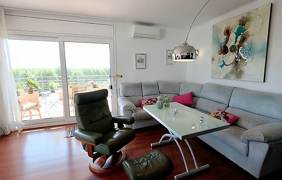 Precioso y amplio apartamento cerca de la playa - 2 dormitorios - terraza de 45m2 - Centro de Empuri