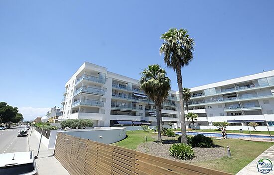 Magnificent penthouse with sea views and 66m2 solarium - 2 bedrooms - private parking - storage room