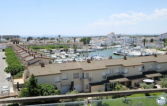 Magnificent penthouse with sea views and 66m2 solarium - 2 bedrooms - private parking - storage room