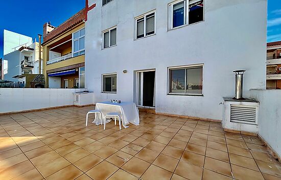 Large 4 bedroom apartment with 30m2 terrace