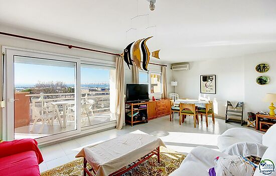 Appartement agréable et spacieux avec vue sur la mer.