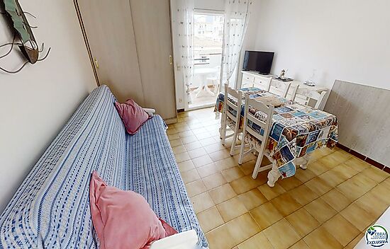Apartamento con un dormitorio 200m de la playa con parking privado