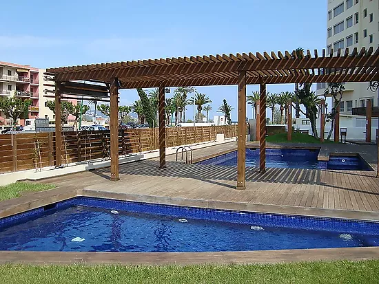 Empuriabrava, en alquiler, apartamento de lujo cerca playa con vistas mar  y piscina ref 204