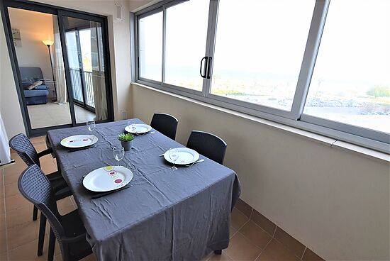 Apartamento de lujo cerca playa con vistas mar y piscina en alquiler en Empuriabrava