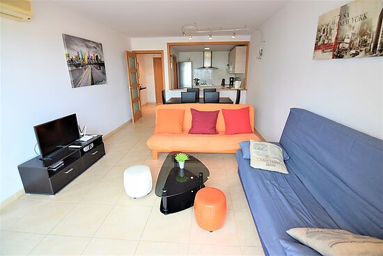 Luxury flat near the beach with sea views and swimming pool for rent in Empuriabrava