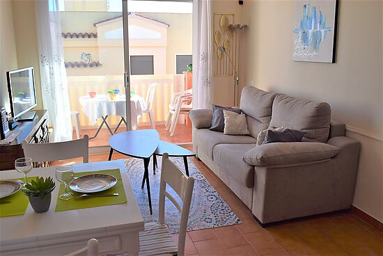 Empuriabrava, for rent apartment in the center , near of the beach