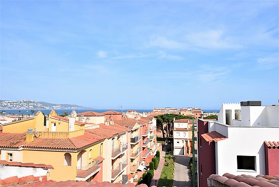 Appartement avec solarium, proche de la plage et du centre à louer à Empuriabrava