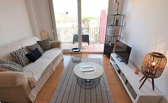 Apartamento con solárium, cerca playa y centro en alquiler en Empuriabrava