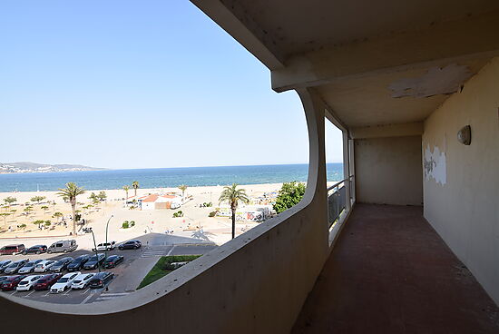 Empuriabrava appartement en vente en  premiere ligne de mer avec 2 grandes terrasses
