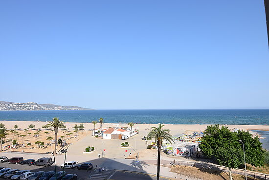 Empuriabrava ,  apartment for sale in first line of the sea  with   2 large terraces