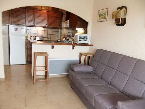 Apartamento con vistas al canal y cerca playa en alquiler en Empuriabrava