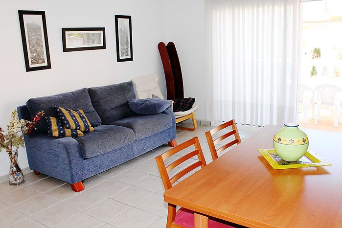 Empuriabrava, for rent, semi-detached house with community pool  and garden near of the beach ref 25