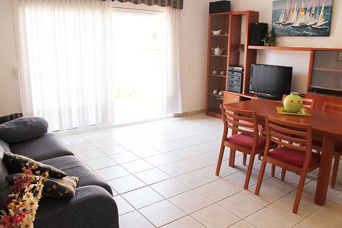 Empuriabrava, for rent, semi-detached house with community pool  and garden near of the beach ref 25