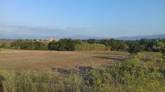 Large fenced plot in TORRE DEL VENT near Rosas for sale.