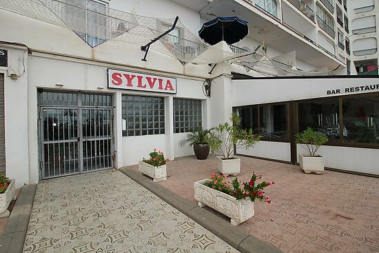SYLVIA Appartement à réformer à 100m de la plage