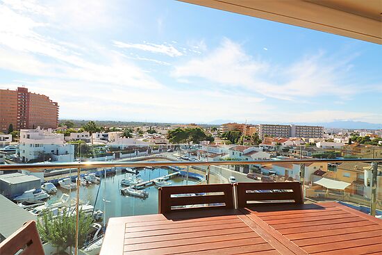 Magnifique appartement de haut standing avec vue sur la mer à Santa Margarita, Roses.
