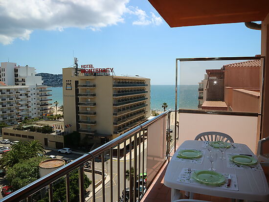 2 BEDROOM APARTMENT WITH SEA VIEW