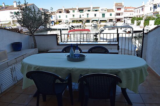 Empuriabrava, for rent, house with private mooring, 8 persons, parking place