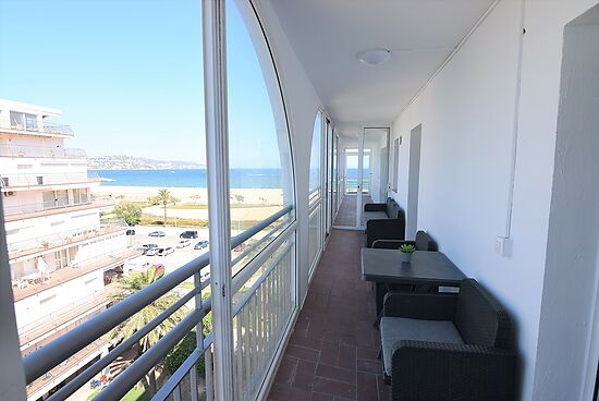 Empuriabrava, for rent, apartment 4 persons, large terrace with view on the canal and sea, in first 