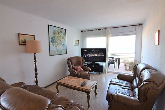 Apartamento 4 personas, amplia terraza con vistas canal y mar en primera linea playa en alquiler en 