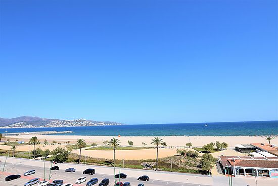 Apartamento 4 personas, amplia terraza con vistas canal y mar en primera linea playa en alquiler en 