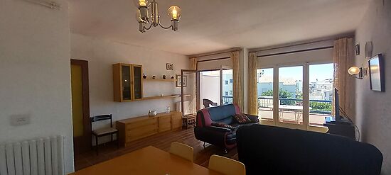Apartment with 3 bedrooms and 2 bathrooms in the area of St. Genís.