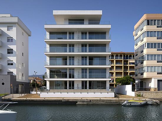 High standing apartment near the sea, 2nd Floor B