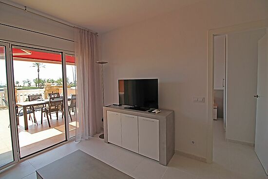 MARENOSTRUM Renovated apartment with sea and beach views