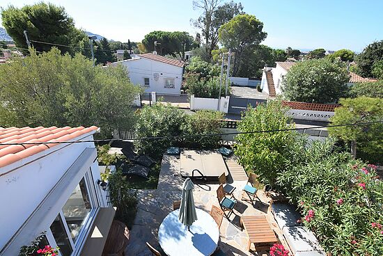 GROUND FLOOR HOUSE WITH A PLOT OF 460M2 IN MAS BOSCÀ