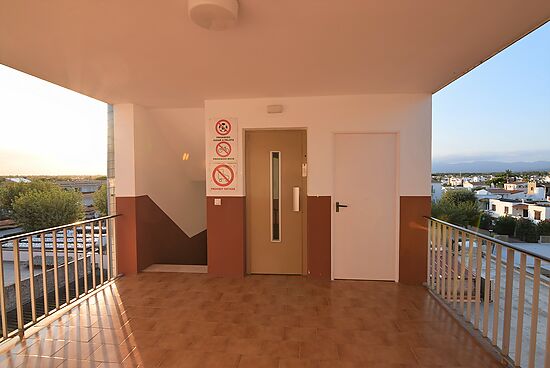 Empuriabrava , for sale , 1 bedroom flat very centrally located with open view