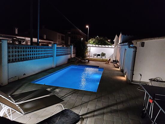 House with private pool for rent in Empuriabrava