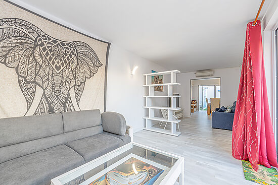 Renovated 3-bedroom single storey villa 800m from Santa – Roses beach