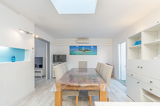 Renovated 3-bedroom single storey villa 800m from Santa – Roses beach